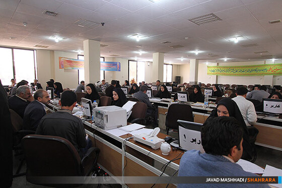 بازدید استاندار خراسان رضوی از روند ثبت نام کاندیدا های شورای شهر