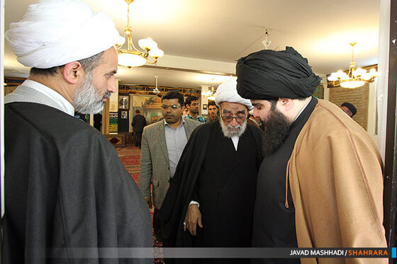حضور علما و مردم در بیت مرحوم آیت ا... زنجانی