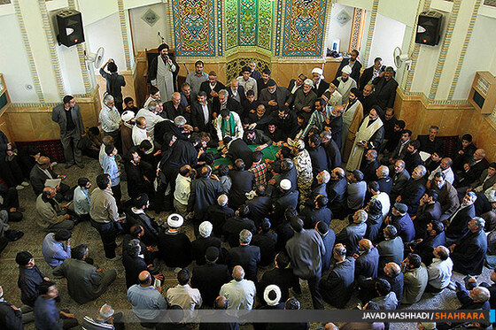 تشییع پیکر آیت الله زنجانی