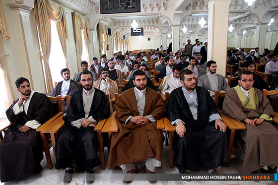 مراسم عمامه گذاری طلاب دانشگاه علوم اسلامی رضوی 