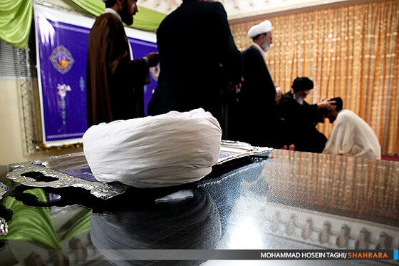 مراسم عمامه گذاری طلاب دانشگاه علوم اسلامی رضوی 