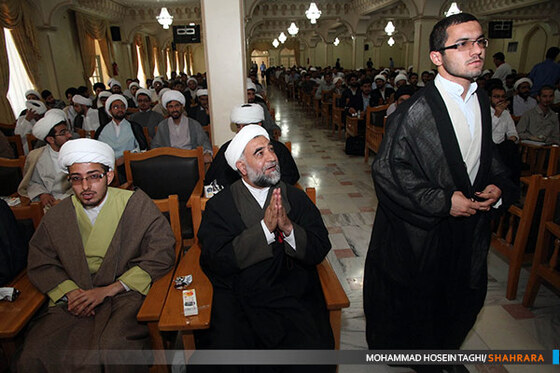 مراسم عمامه گذاری طلاب دانشگاه علوم اسلامی رضوی 