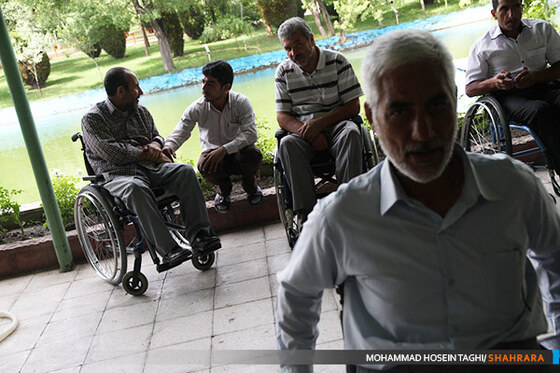 عیادت کارکنان روزنامه شهرآرا از جانبازان دفاع مقدس