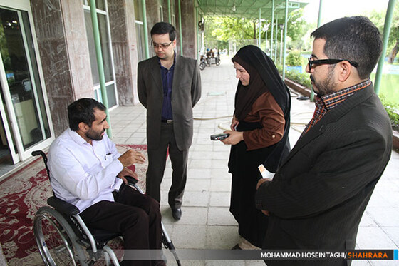 عیادت کارکنان روزنامه شهرآرا از جانبازان دفاع مقدس