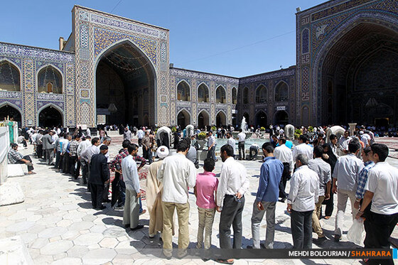 حضور مردم در  یازدهمین دوره انتخابات ریاست جمهوری در حرم مطهر امام رضا(ع)