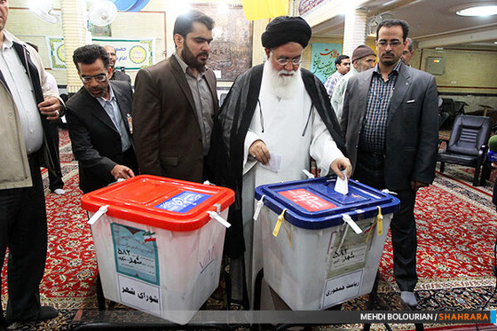 اخذ رأی ایت الله علم الهدی امام جمعه مشهد