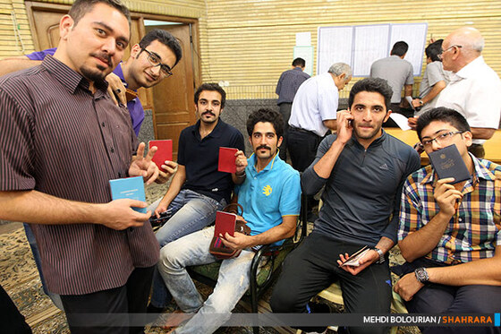 حضور مردم در  یازدهمین دوره انتخابات ریاست جمهوری در حرم مطهر امام رضا(ع)