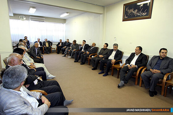 دیدار جمعی از تولید کنندگان با امام جمعه مشهد