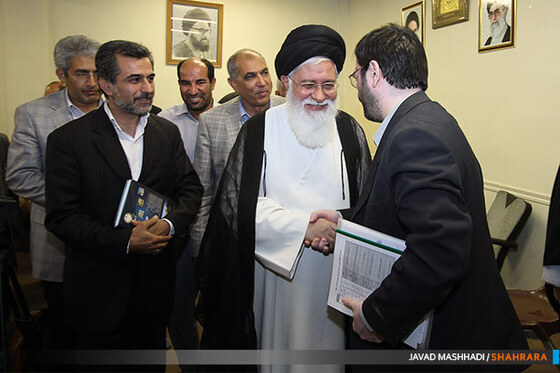 دیدار جمعی از تولید کنندگان با امام جمعه مشهد