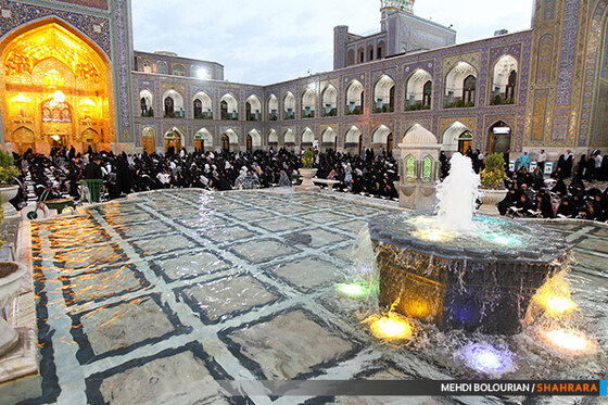 جزء خوانی قرآن در حرم رضوی