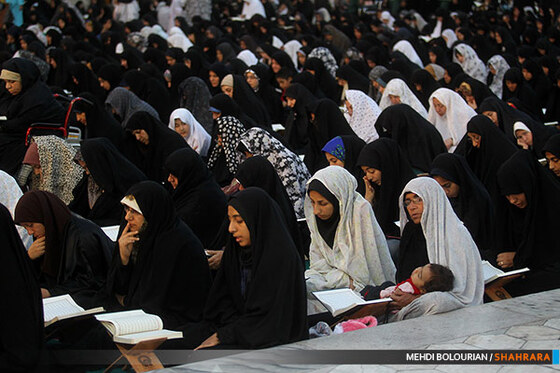 جزء خوانی قرآن در حرم رضوی