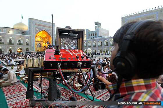 جزء خوانی قرآن در حرم رضوی