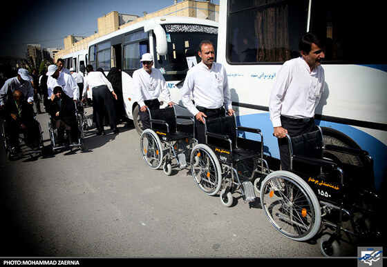 تشرف سالمندان به حرم رضوی