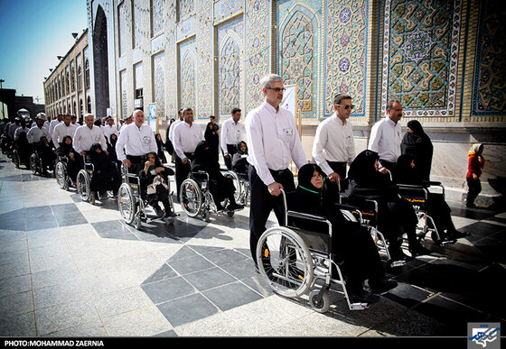 تشرف سالمندان به حرم رضوی