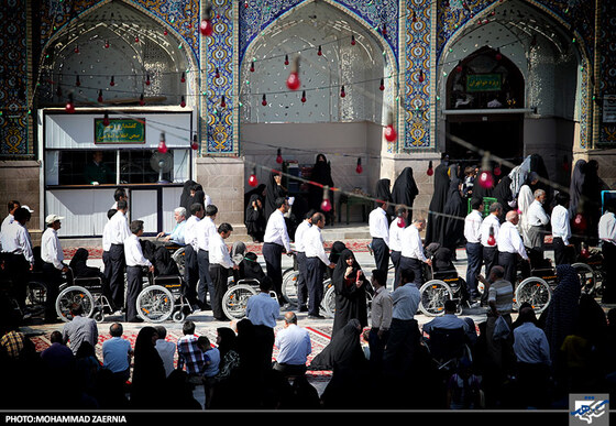 تشرف سالمندان به حرم رضوی