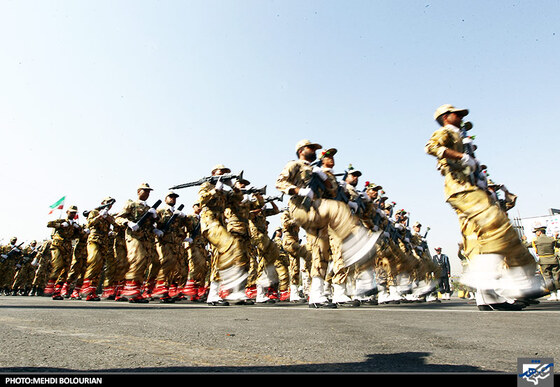 رژه یگان های نمونه ارتش در مراسم رژه نیروهای مسلح در مشهد