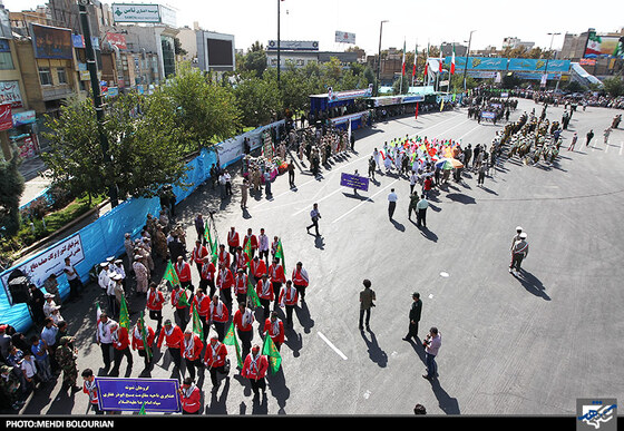 رژه یگان های نمونه بسیج در مراسم رژه نیروهای مسلح در مشهد