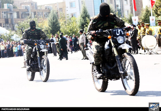 رژه یگان های نمونه بسیج در مراسم رژه نیروهای مسلح در مشهد