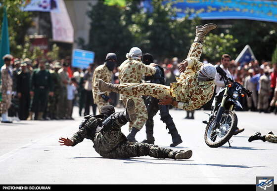 رژه یگان های نمونه بسیج در مراسم رژه نیروهای مسلح در مشهد