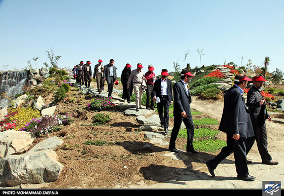  بازدید اعضای کمیسیون خدمات شهری شورای شهر از باغ گیاه شناسی 