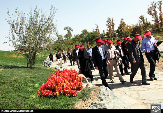  بازدید اعضای کمیسیون خدمات شهری شورای شهر از باغ گیاه شناسی 