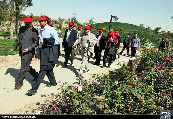  بازدید اعضای کمیسیون خدمات شهری شورای شهر از باغ گیاه شناسی 
