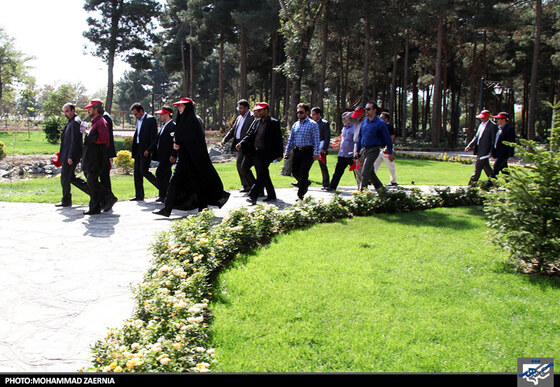  بازدید اعضای کمیسیون خدمات شهری شورای شهر از باغ گیاه شناسی 