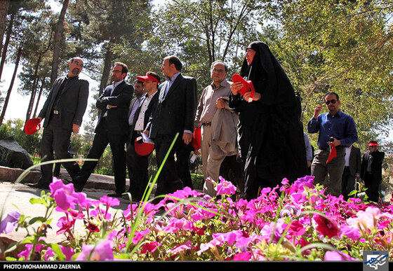  بازدید اعضای کمیسیون خدمات شهری شورای شهر از باغ گیاه شناسی 