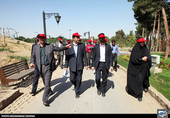  بازدید اعضای کمیسیون خدمات شهری شورای شهر از باغ گیاه شناسی 