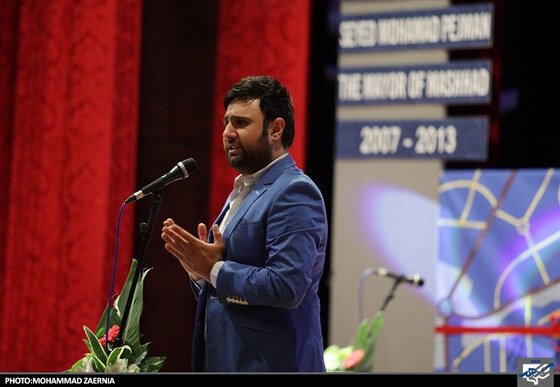 اجرای موسیقی توسط محمد علیزاده در مراسم تقدیر از 6 سال تلاش سید محمد پژمان