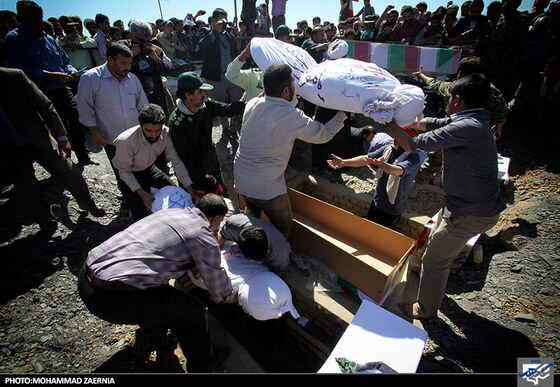خاکسپاری پیکر شهدای گمنام در طرقبه