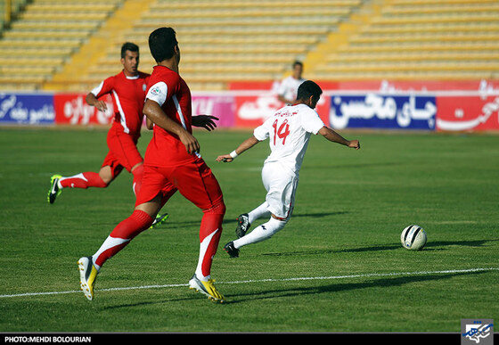 دیدار تیم های پدیده و نیروی زمینی