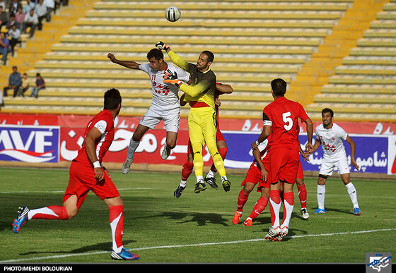 دیدار تیم های پدیده و نیروی زمینی