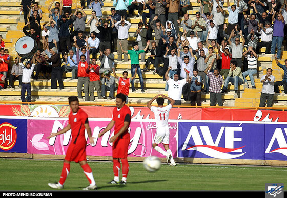 دیدار تیم های پدیده و نیروی زمینی