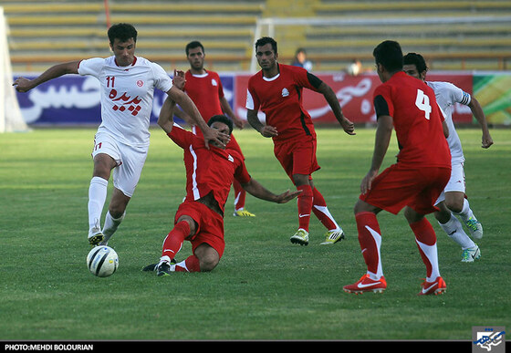 دیدار تیم های پدیده و نیروی زمینی