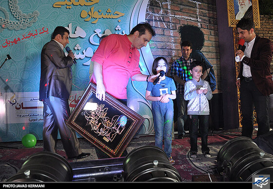 جشنواره "شمع های روشن"