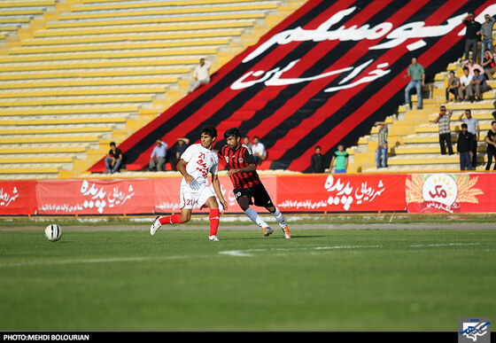 دیدار تیم های سیاه جامگان و پدیده