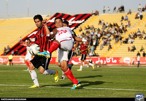 دیدار تیم های سیاه جامگان و پدیده