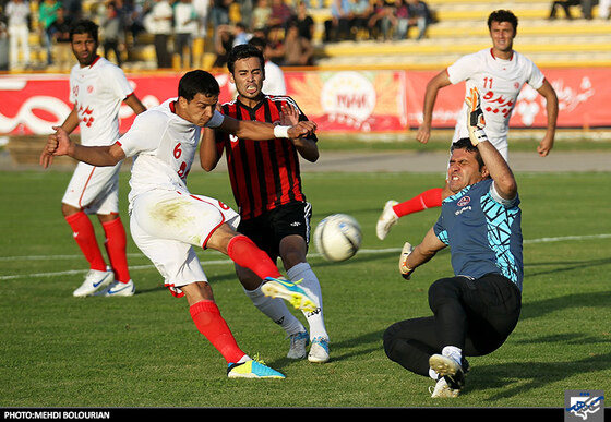 دیدار تیم های سیاه جامگان و پدیده