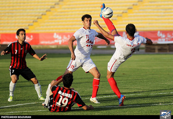 دیدار تیم های سیاه جامگان و پدیده