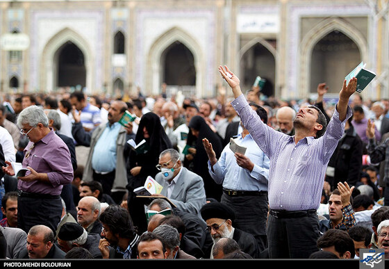 مراسم دعای روز عرفه در حرم رضوی