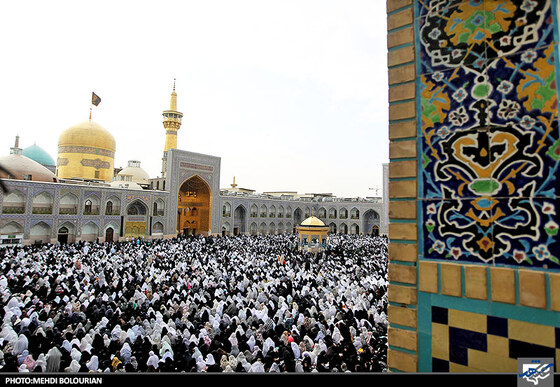 مراسم دعای روز عرفه در حرم رضوی