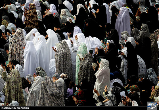 مراسم دعای روز عرفه در حرم رضوی