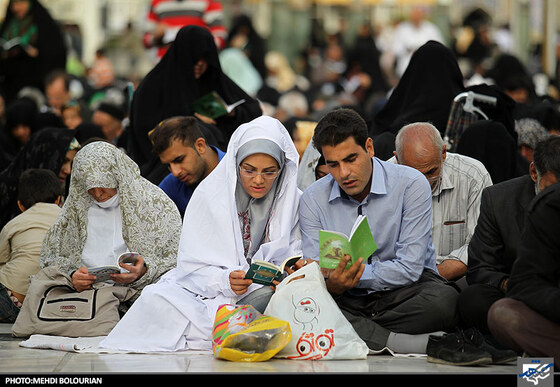 مراسم دعای روز عرفه در حرم رضوی