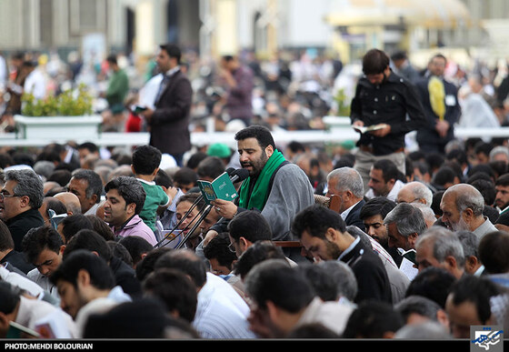 مراسم دعای روز عرفه در حرم رضوی