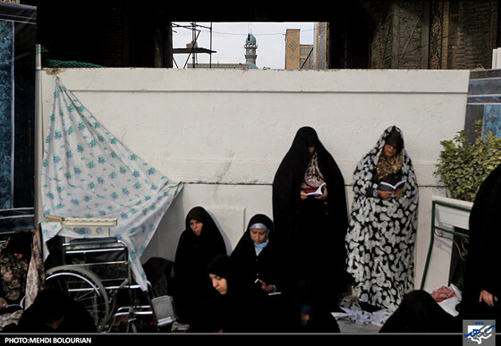 مراسم دعای روز عرفه در حرم رضوی