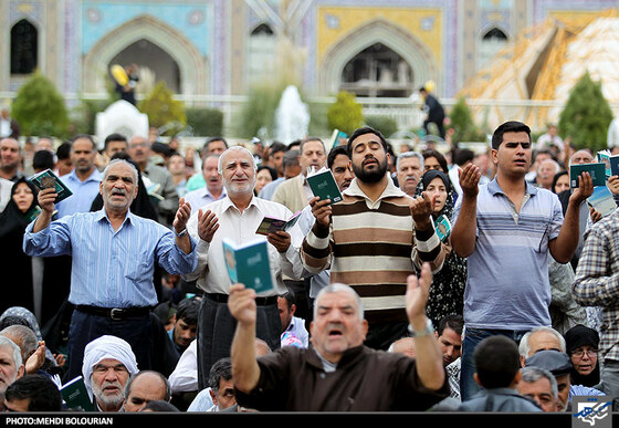 مراسم دعای روز عرفه در حرم رضوی