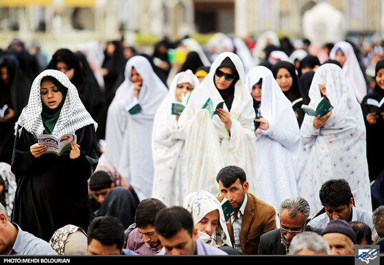 مراسم دعای روز عرفه در حرم رضوی