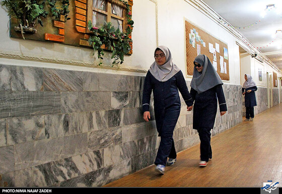 تو راه را برایم هموار ساز؛
من خود راه رفتن را خواهم آموخت