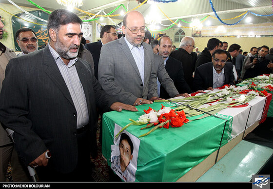 حضور استاندار خراسان رضوی و مدیر کل بنیاد شهید راسان رضوی در مراسم تشییع پیکر شهدای حادثه سراوان